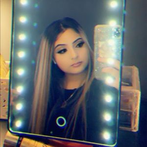 Meet your Posher, Kassandra